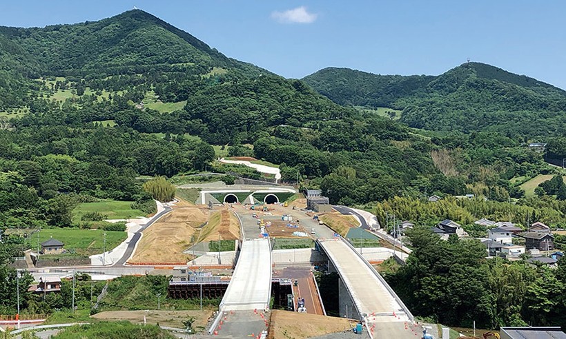 新東名高速道路高取山トンネル西工事